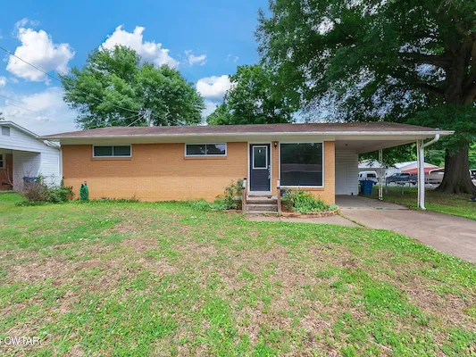 105 Lyndale St, Trenton, TN 38382