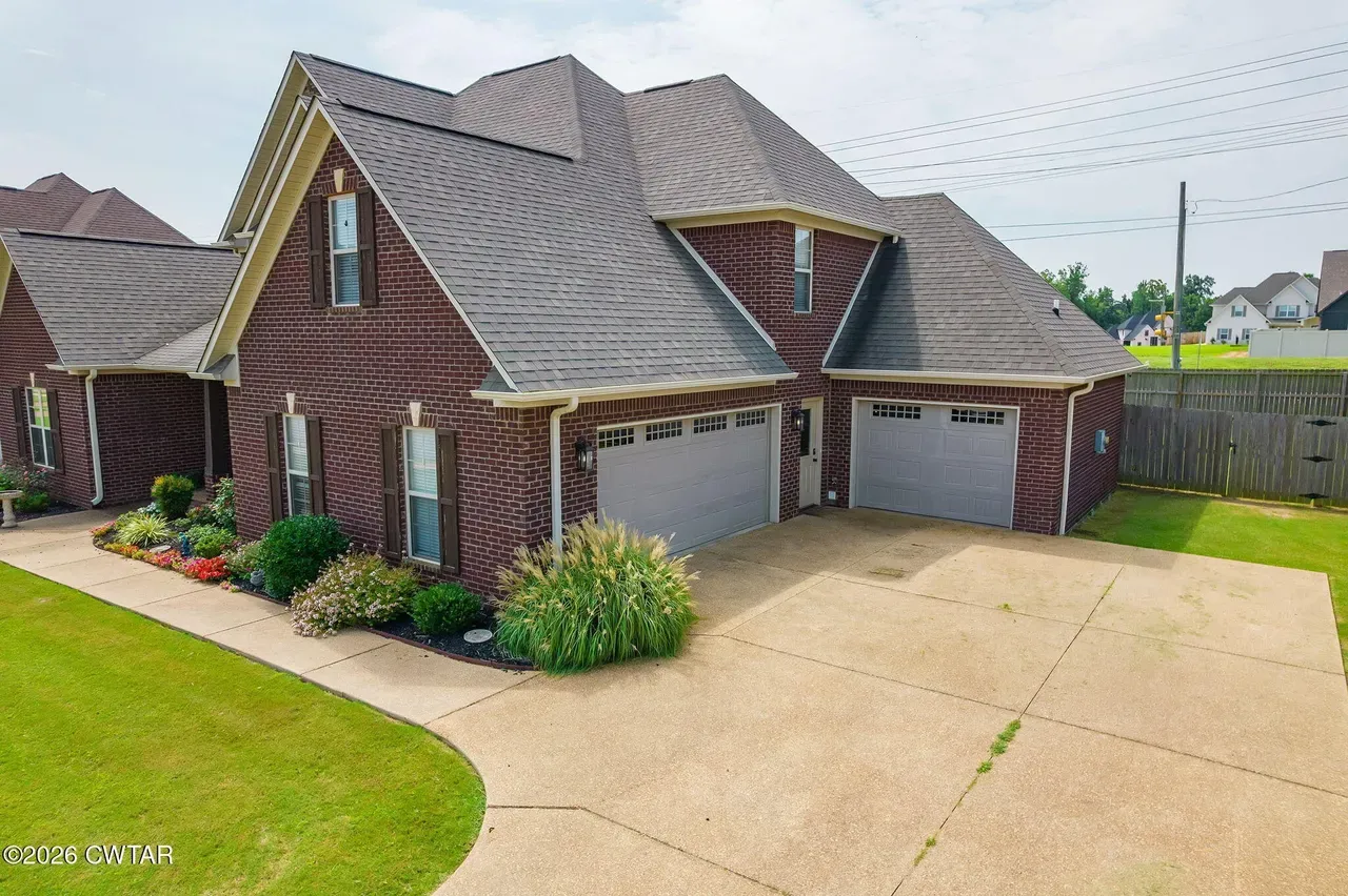 325 Silver Leaf Dr, Medina, TN 38355